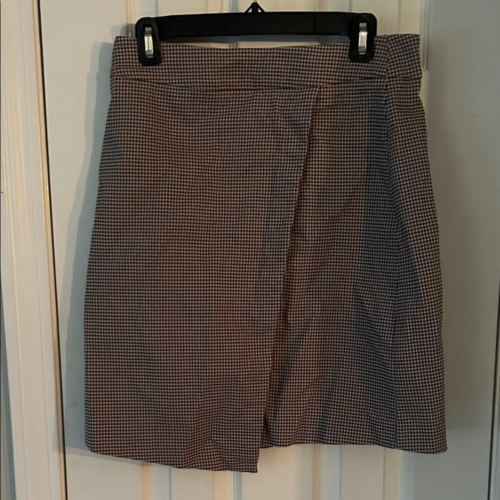 Margaret M Mini Skirt in Black & White Houndstooth